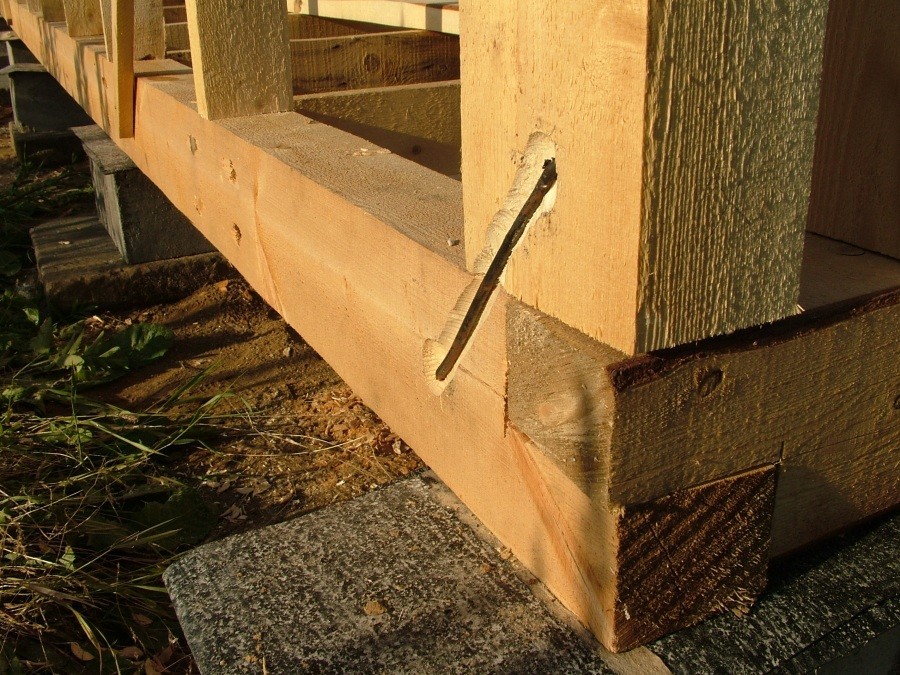 строительная скоба в деревянном домостроении