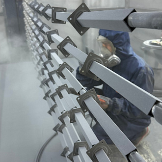 Производство мебельных опор Milgrano: покраска